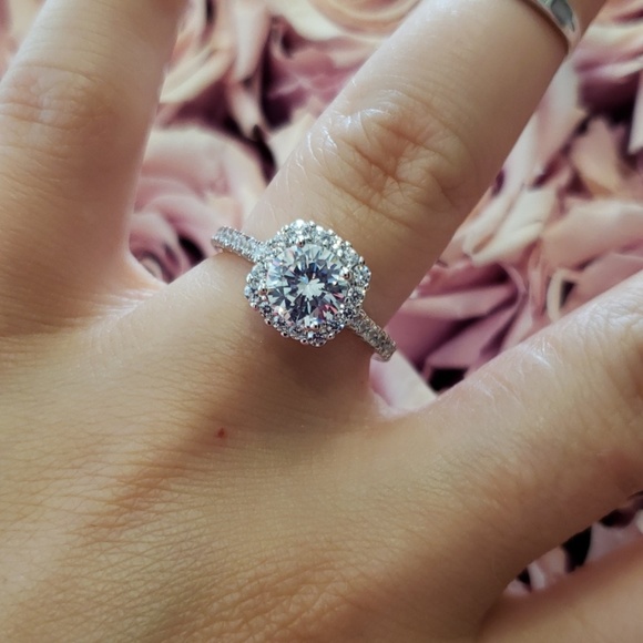 Swarovski Crystal Ring - Picture 3 of 9